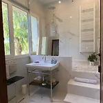 Domaine Des Encourdoules Luxueuse Et Raffinee Sur Un Hectare Face A La Willa *