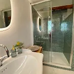 Domaine Des Encourdoules Luxueuse Et Raffinee Sur Un Hectare Face A La Vallauris