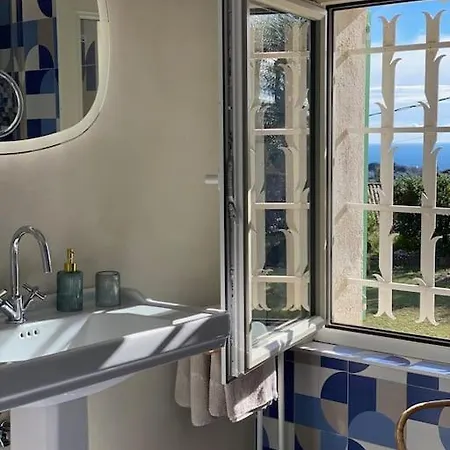 Domaine Des Encourdoules Luxueuse Et Raffinee Sur Un Hectare Face A La Willa *