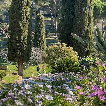 Domaine Des Encourdoules Luxueuse Et Raffinee Sur Un Hectare Face A La