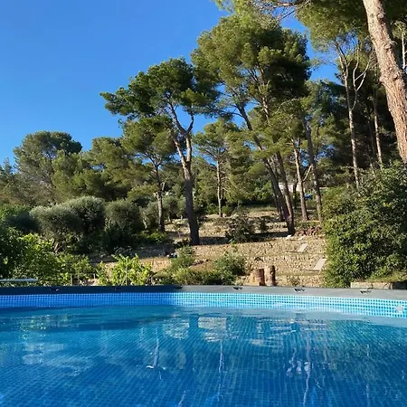 Domaine Des Encourdoules Luxueuse Et Raffinee Sur Un Hectare Face A La Willa Vallauris